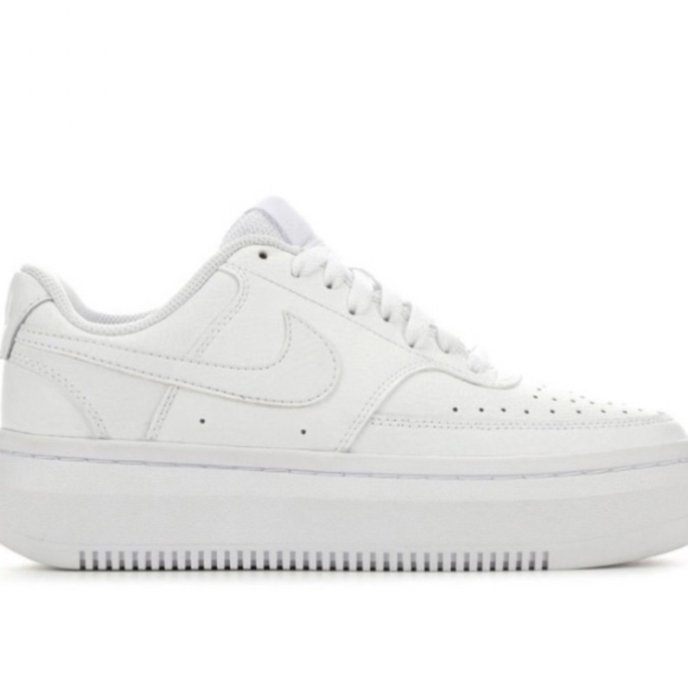 Women’s Nike Court Vision
